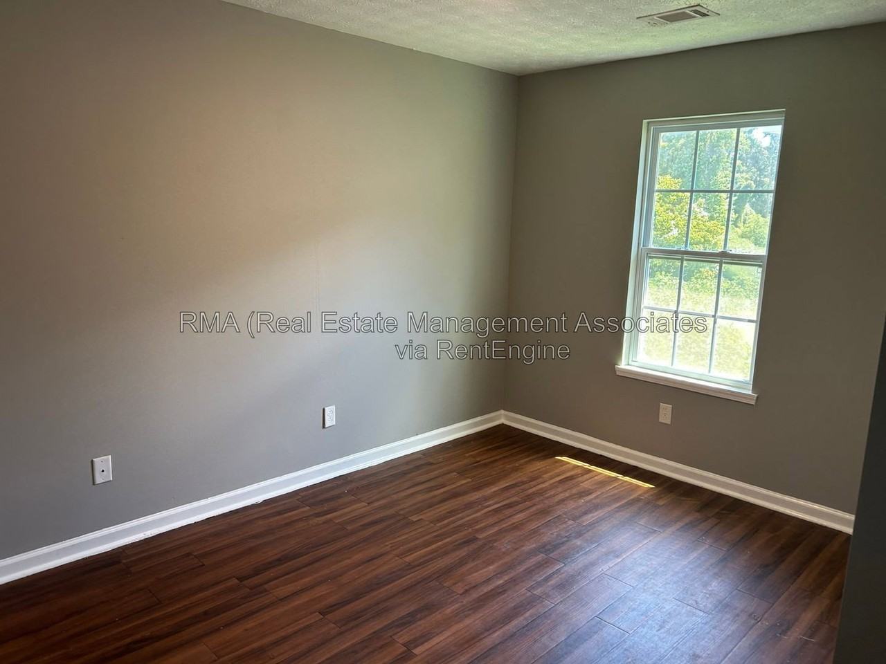 836 Lane St - Photo 4 of 8