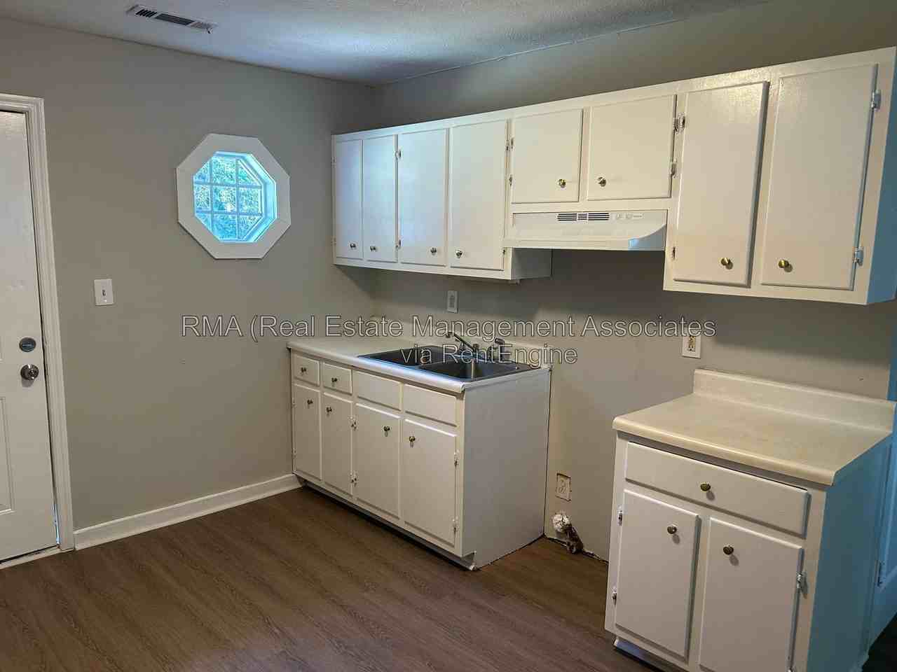 523 E Central Ave - Photo 3 of 6
