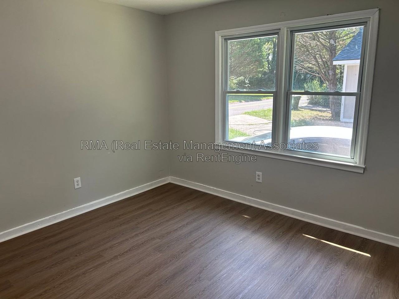 523 E Central Ave - Photo 5 of 6