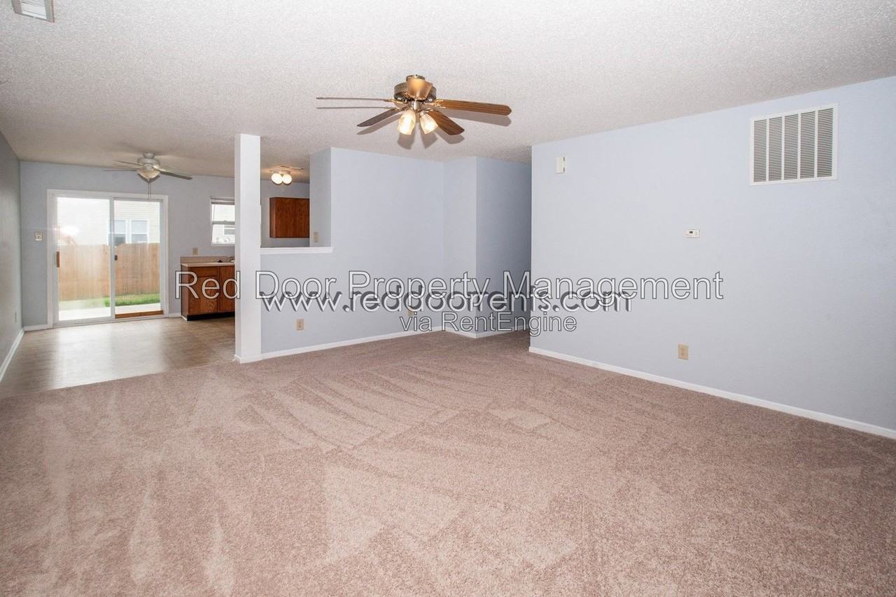 9569 W Constellation Dr - Photo 4 of 23