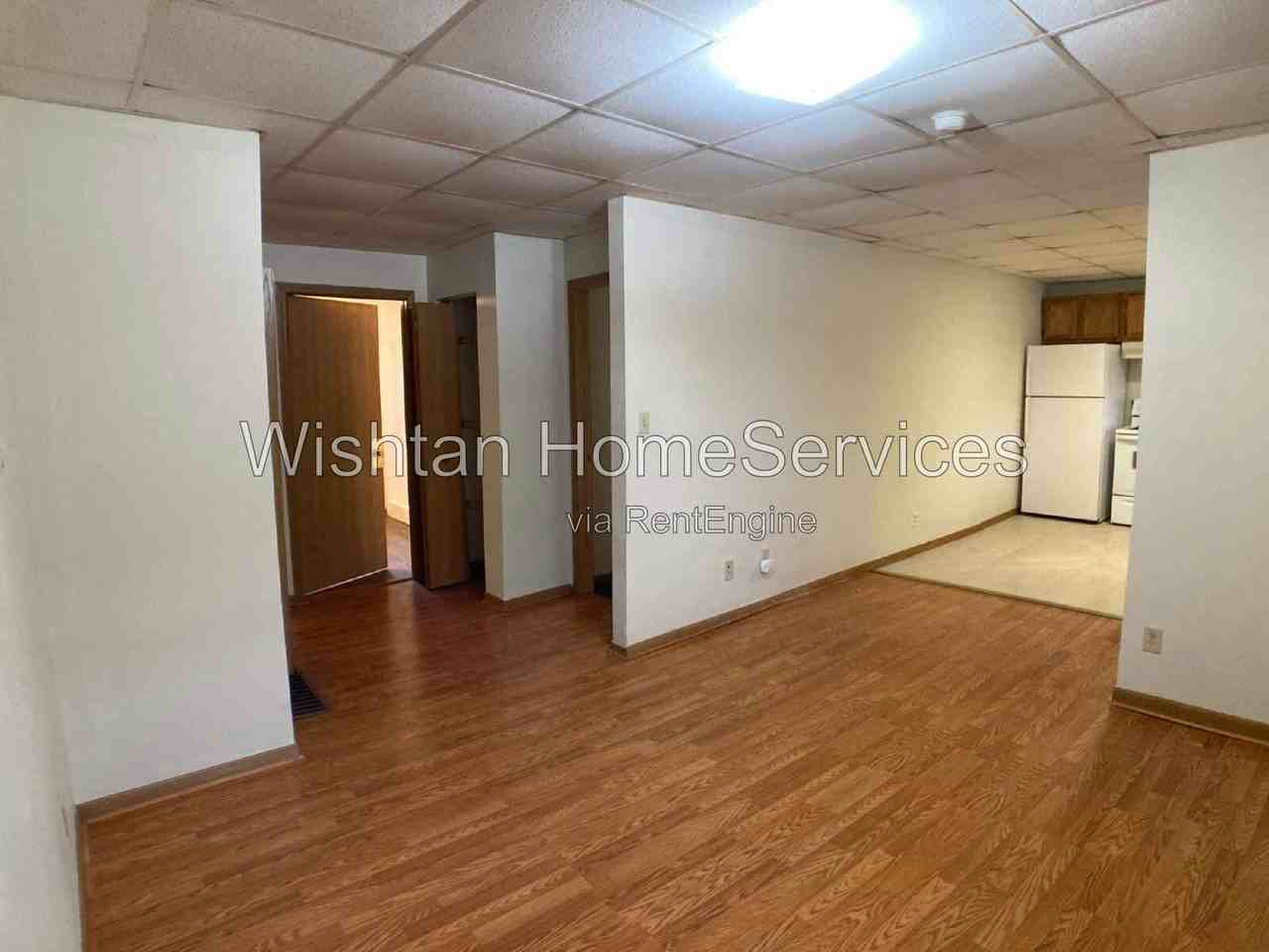 308 W Adams St #1 - Photo 3 of 15