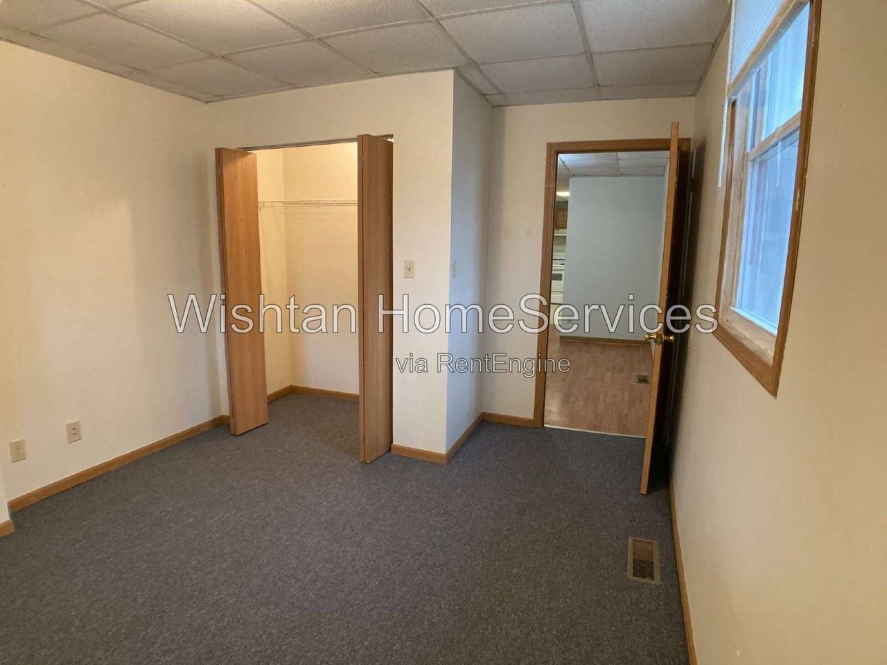 308 W Adams St #1 - Photo 4 of 15