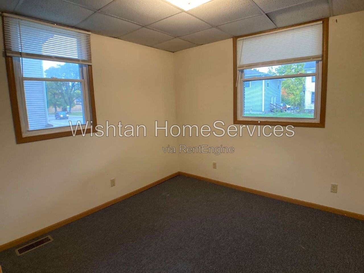 308 W Adams St #1 - Photo 5 of 15