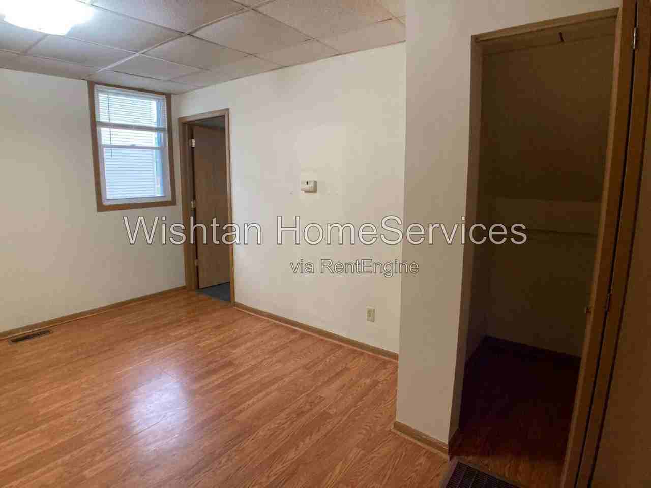 308 W Adams St #1 - Photo 7 of 15