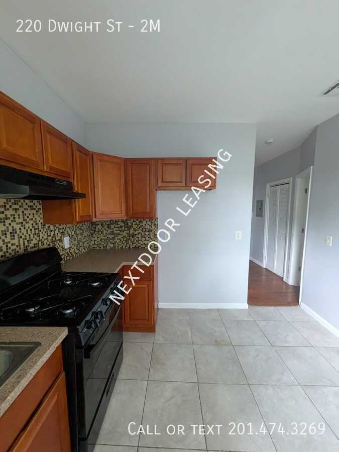 220 Dwight St #2M - Photo 3 of 13
