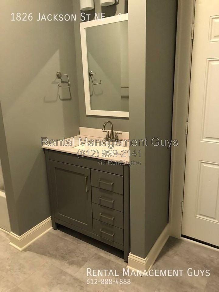 1826 Jackson St Ne #1 - Photo 3 of 10