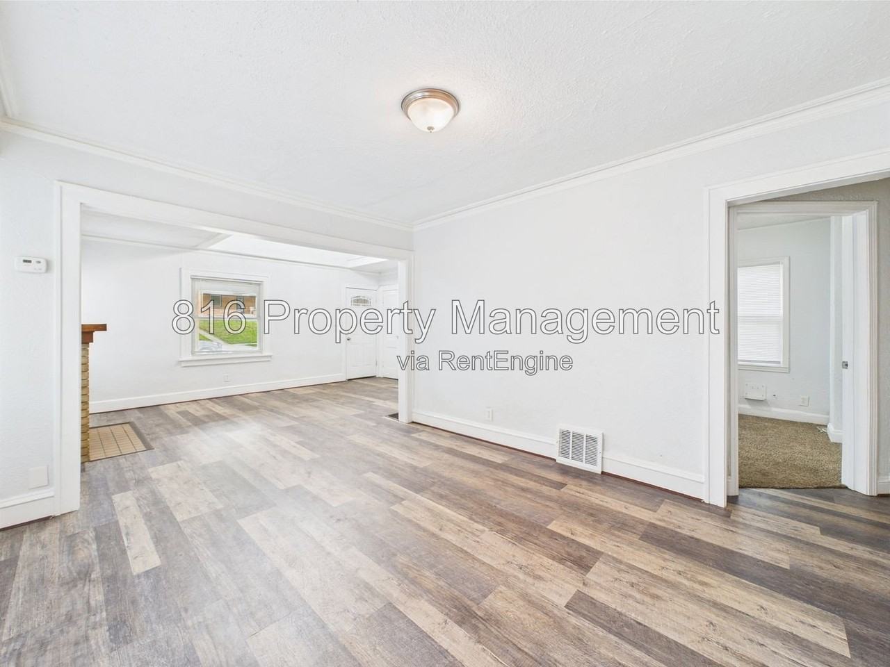 5611 Olive St - Photo 6 of 24