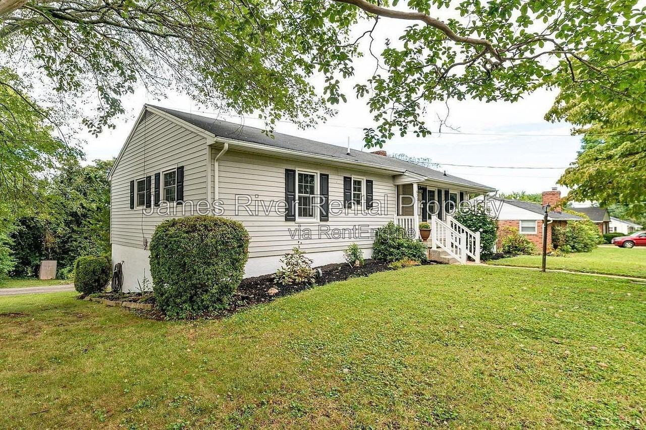 633 Sandusky Dr #A - Photo 2 of 24