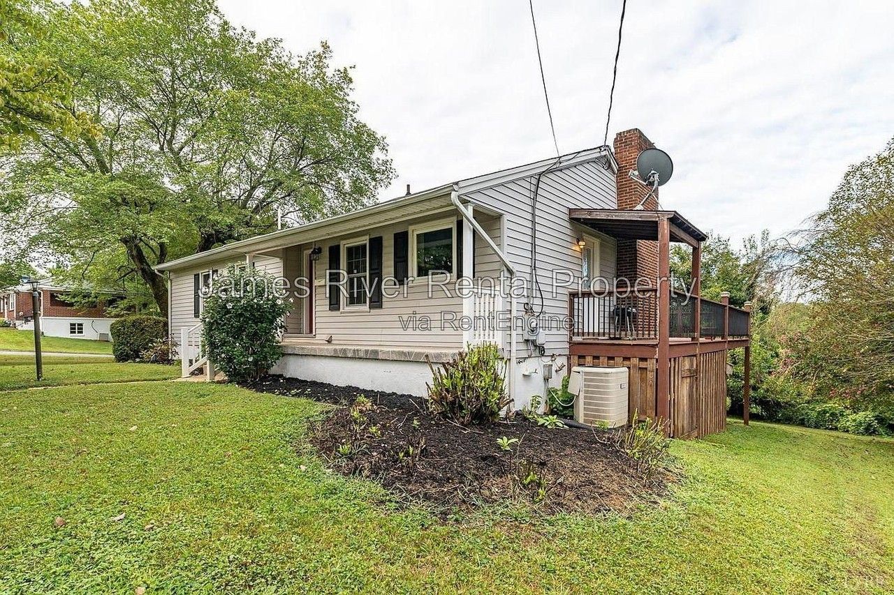 633 Sandusky Dr #A - Photo 3 of 24