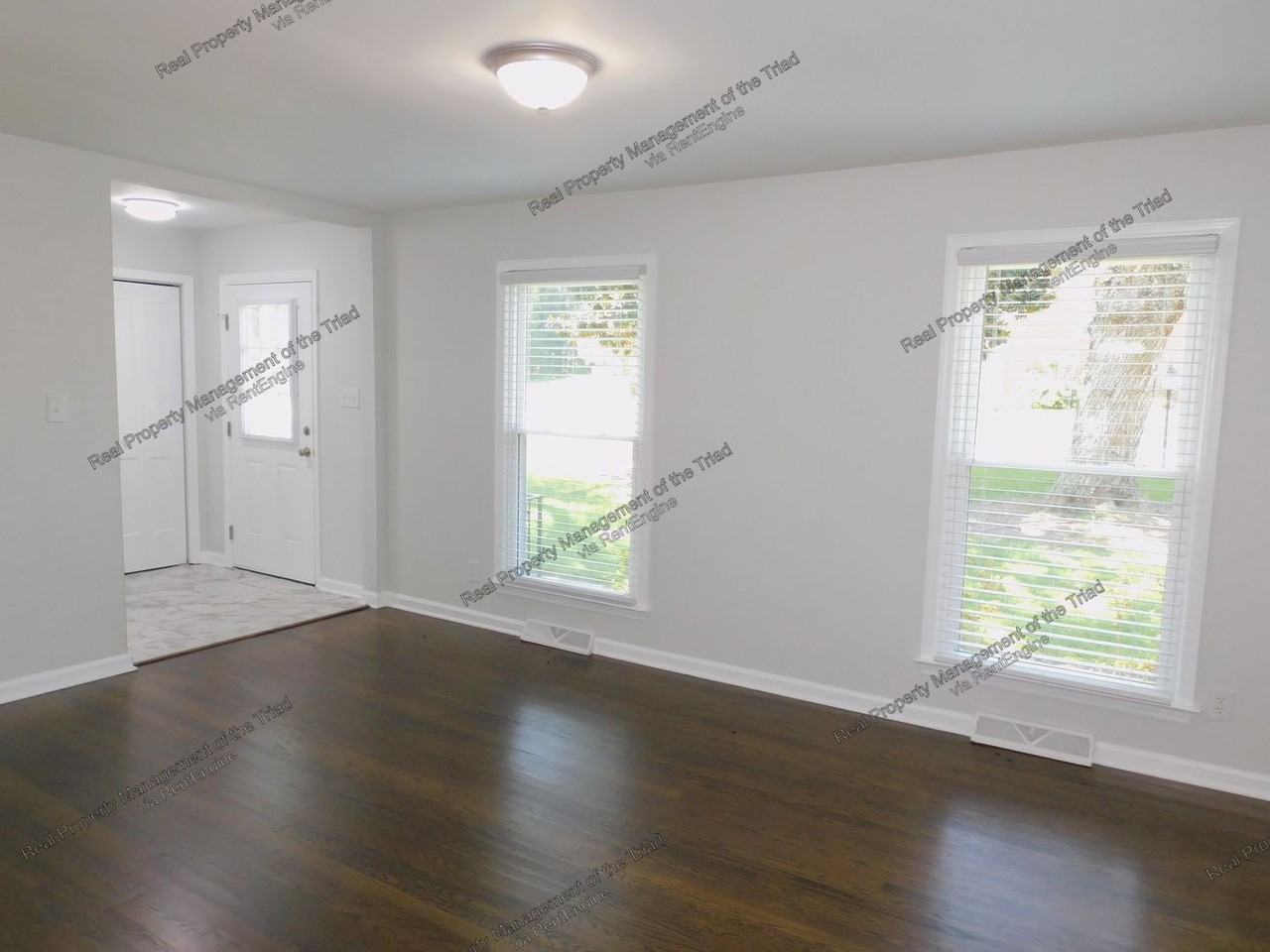 2206 Dulaire Rd - Photo 2 of 28