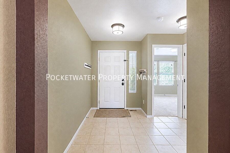 12677 Jersey Cir W - Photo 3 of 35