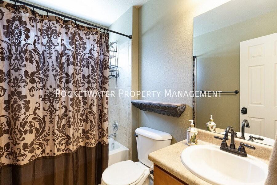 12677 Jersey Cir W - Photo 4 of 35