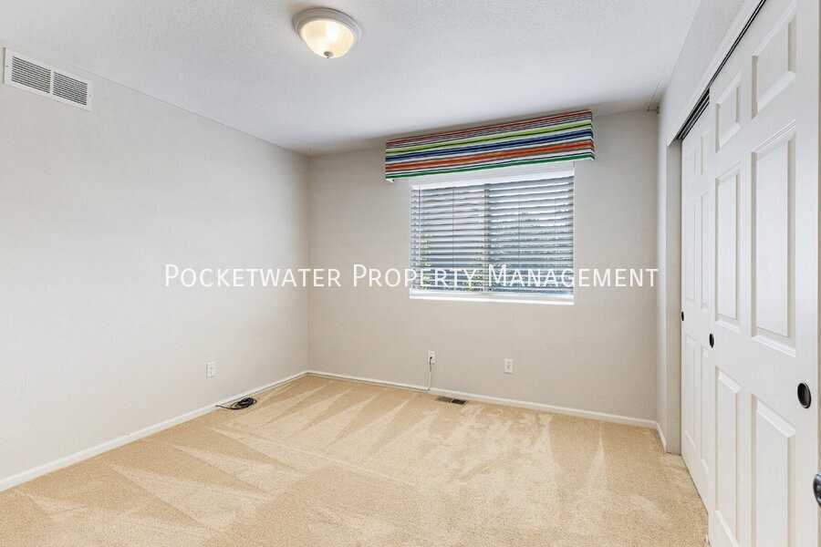 12677 Jersey Cir W - Photo 7 of 35