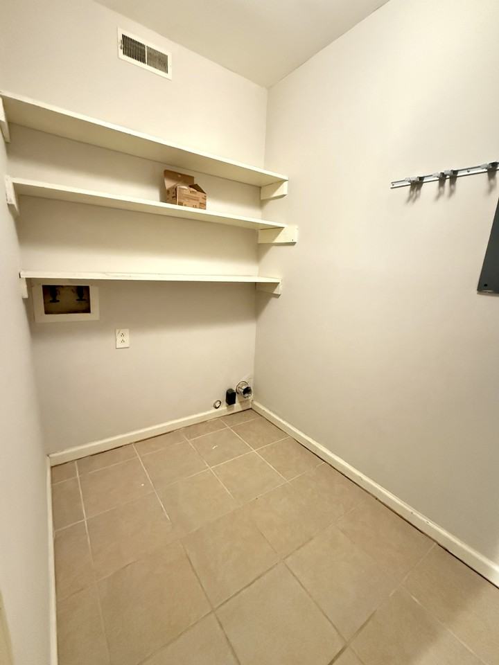 2859 Wynterhall Rd Se - Photo 7 of 20
