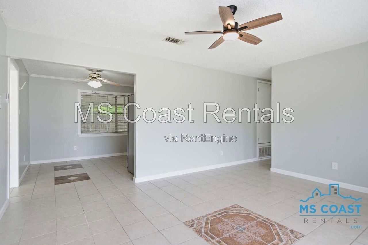 657 Octave St - Photo 6 of 25