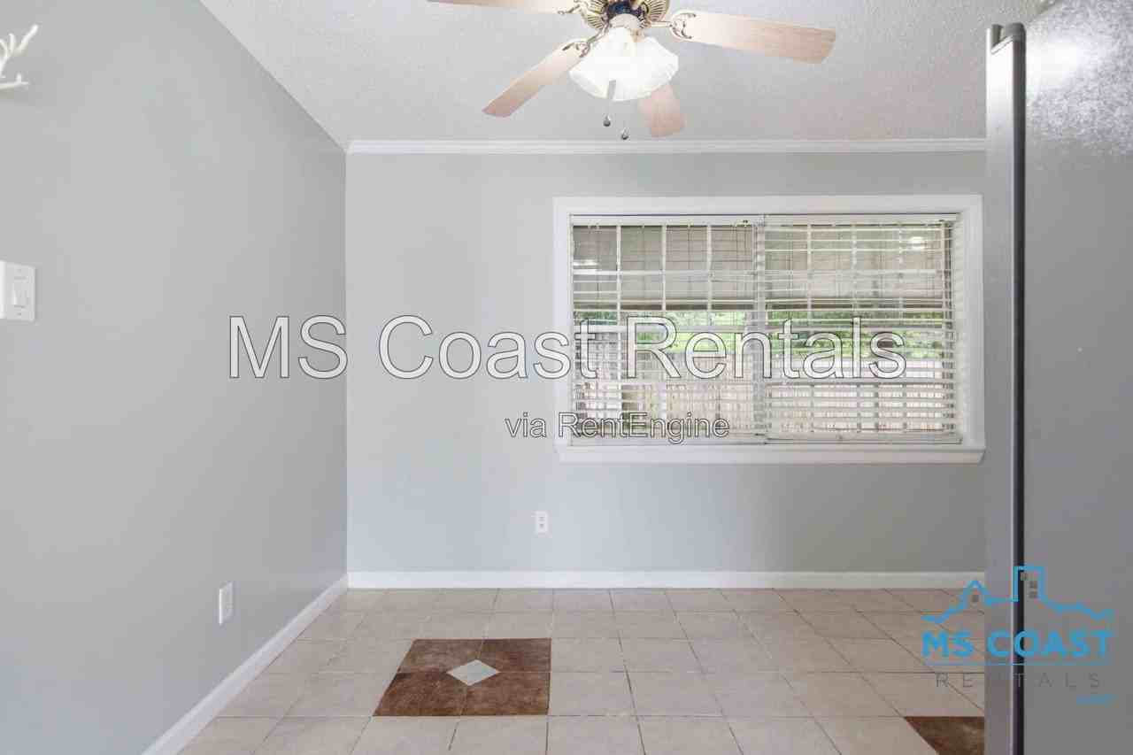 657 Octave St - Photo 7 of 25