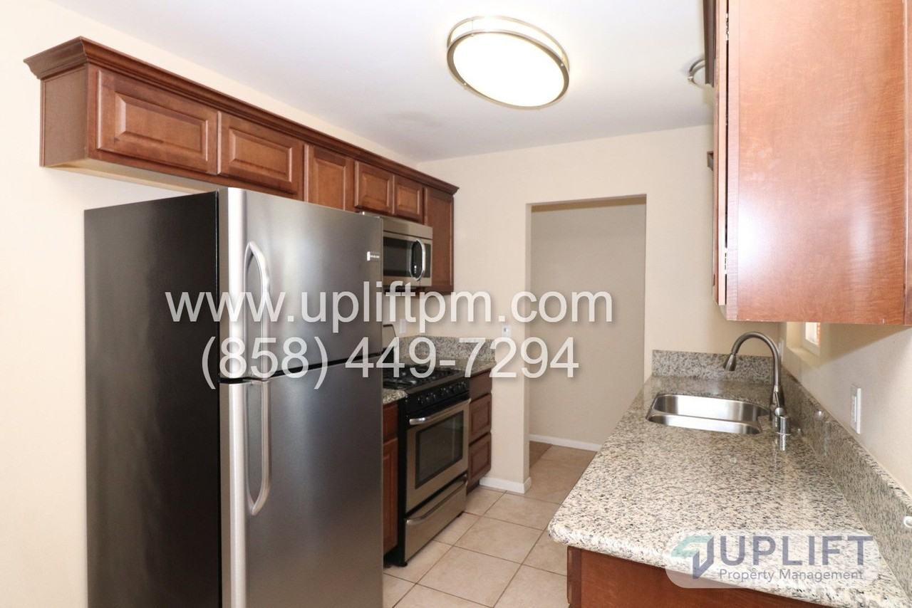 444 Foussat Rd - Photo 6 of 19