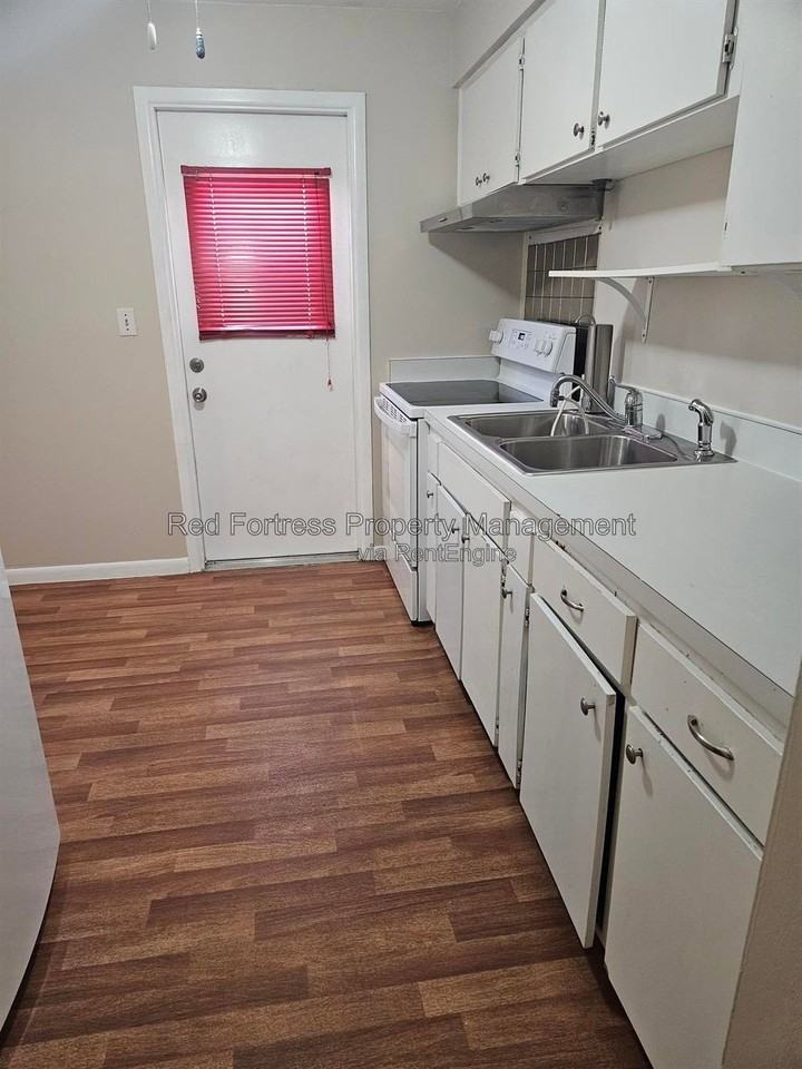 29 Pinewood Blvd - Photo 4 of 11