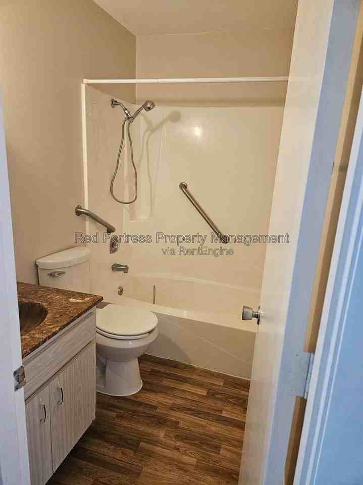 29 Pinewood Blvd - Photo 7 of 11