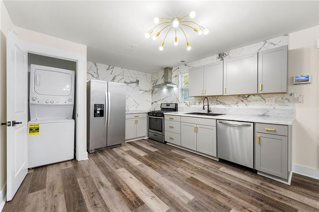 2222 Penelope St Nw - Photo 4 of 31
