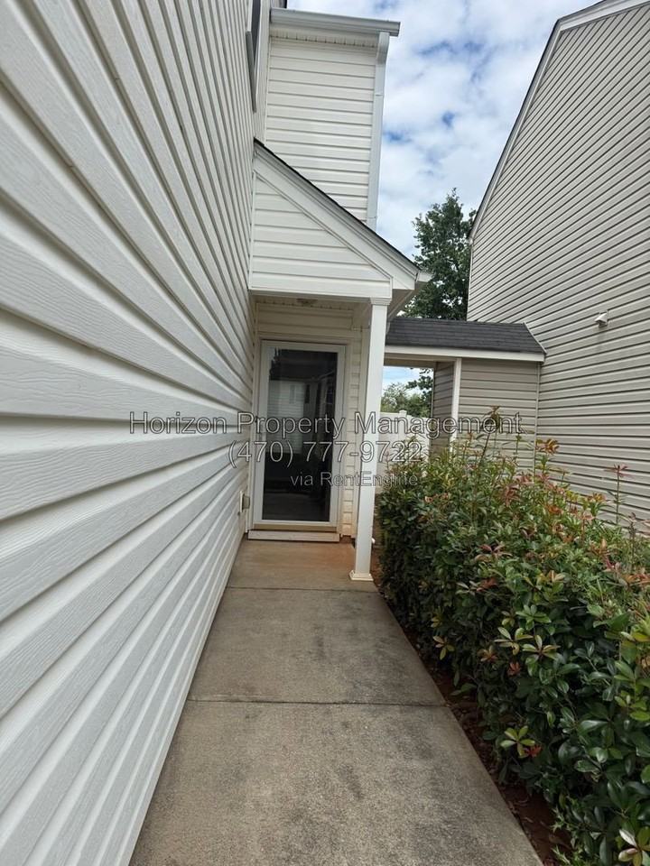 5860 Mountain Top Pl - Photo 2 of 22