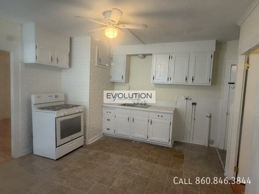 209 Pearl St #2 - Photo 5 of 15