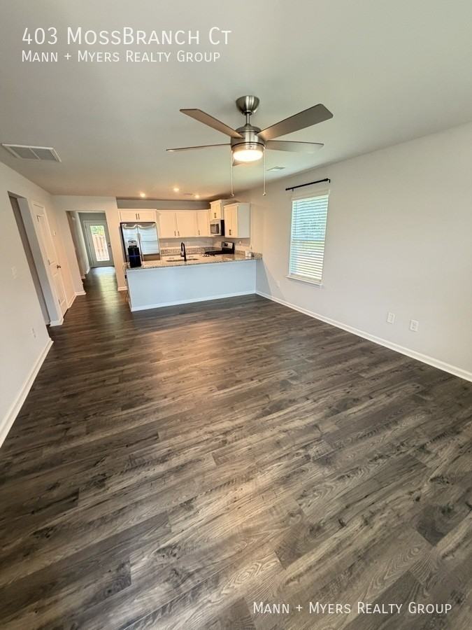 403 Moss Branch Ct - Photo 4 of 36