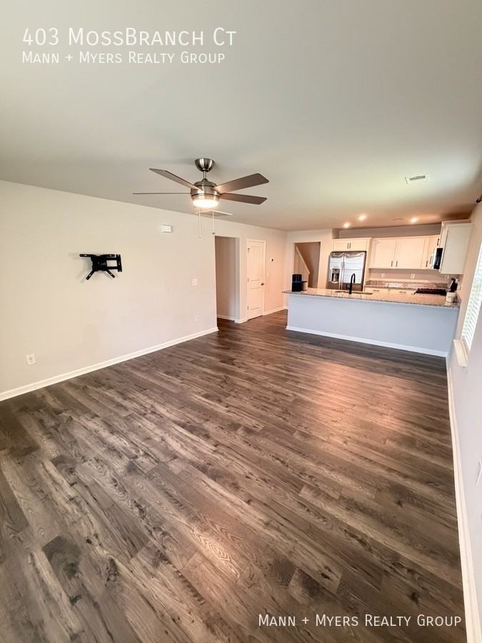 403 Moss Branch Ct - Photo 5 of 36