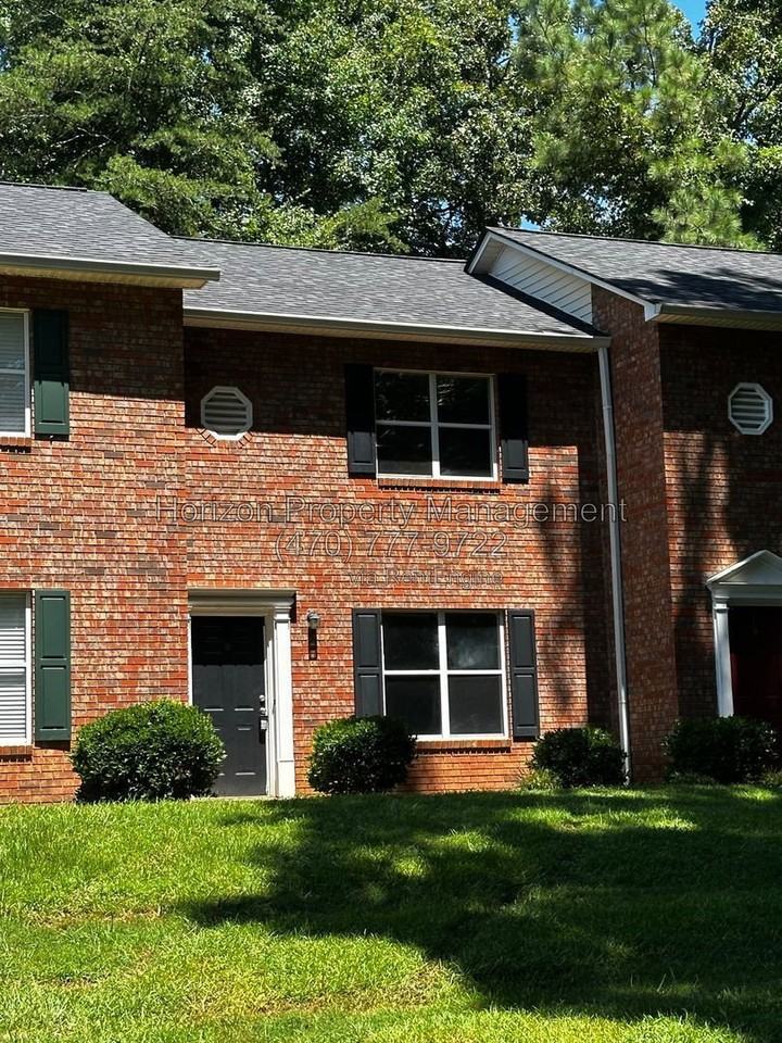 4077 Hidden Hollow Dr #B - Photo 2 of 4