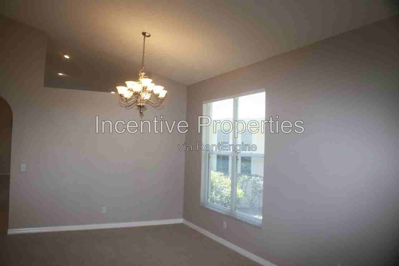 817 Lakeworth Cir - Photo 5 of 33