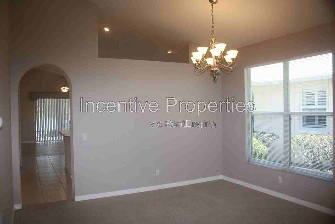 817 Lakeworth Cir - Photo 6 of 33