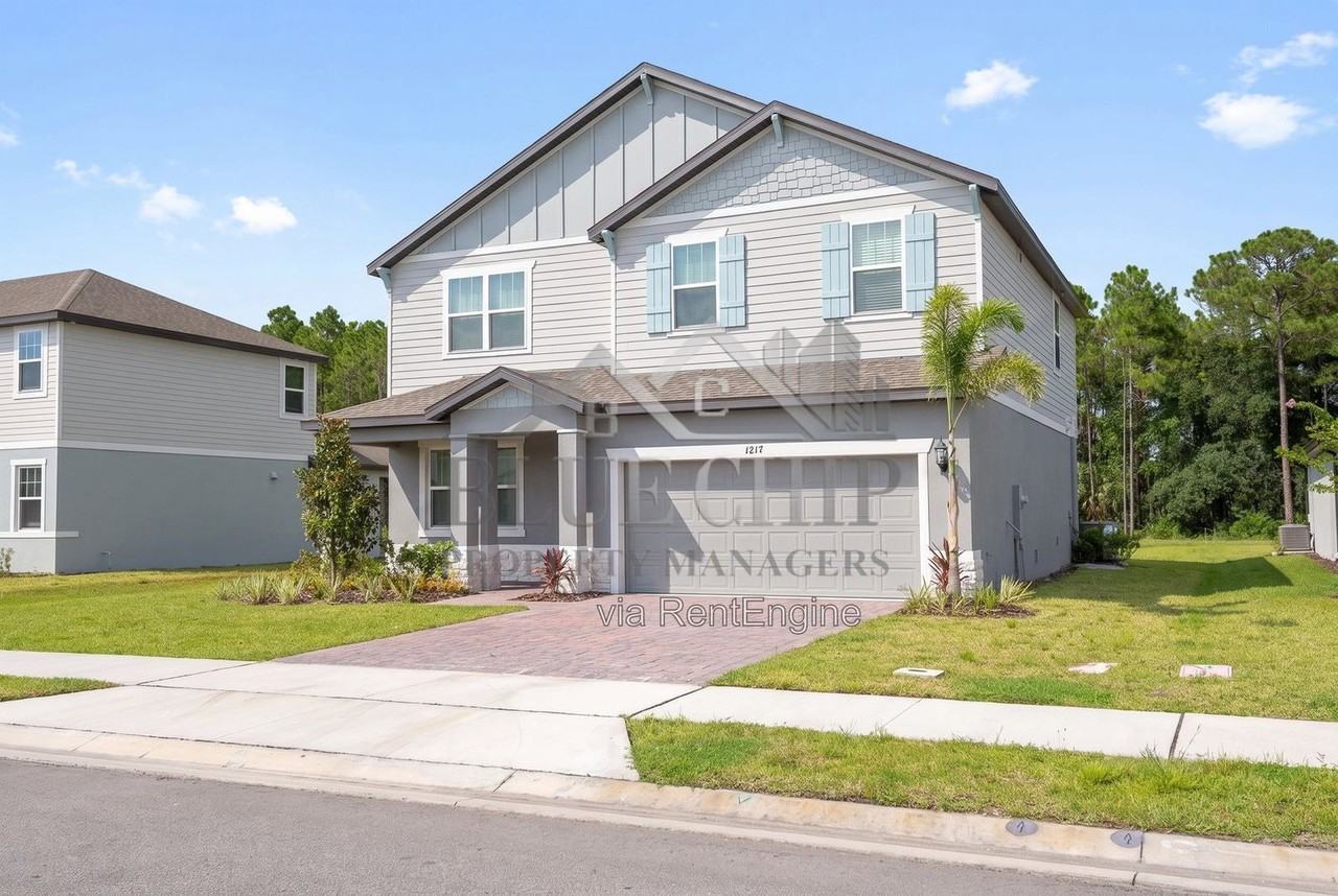 1217 Pampus Dr - Photo 4 of 50