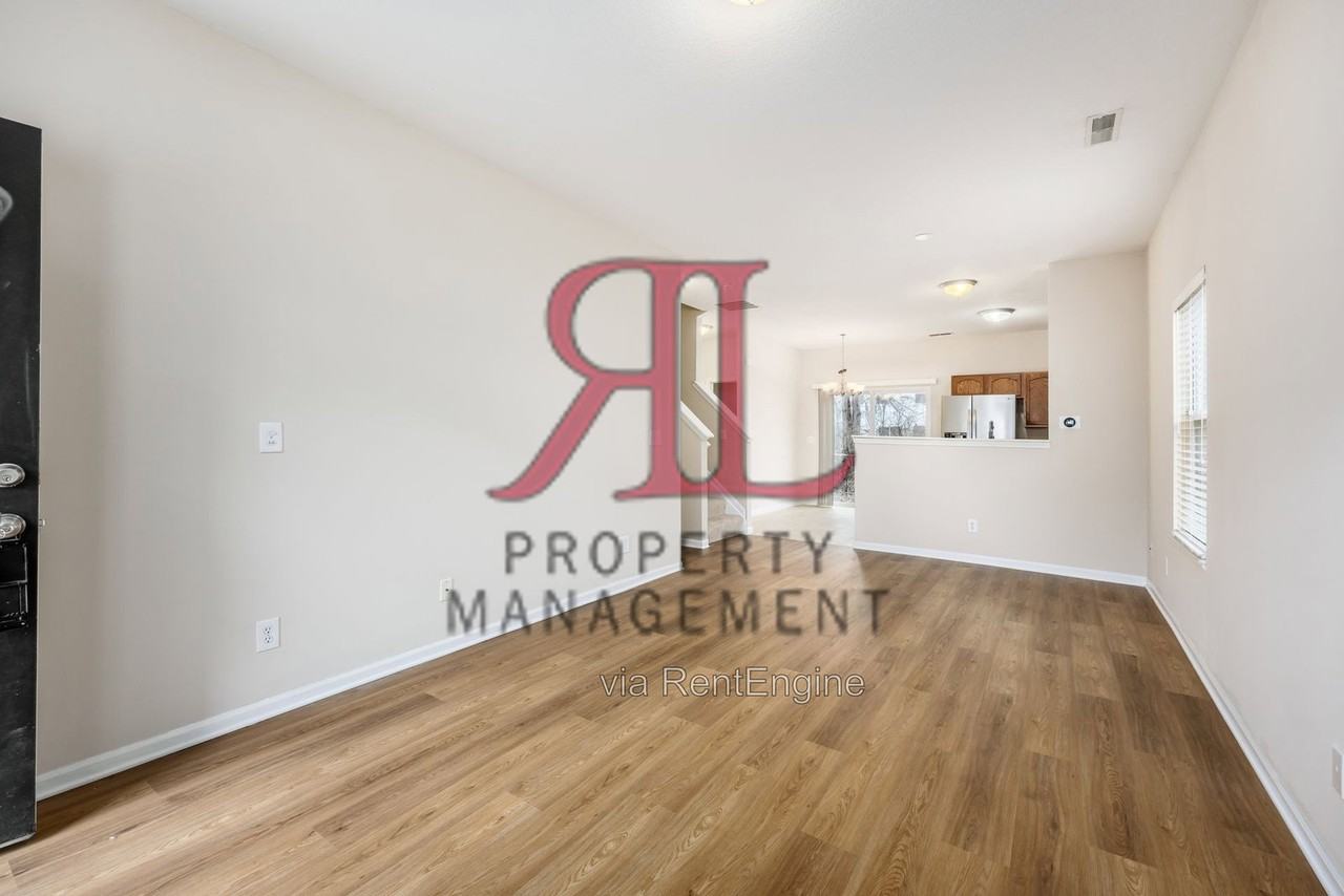 1273 Grove Dr #1 - Photo 5 of 29