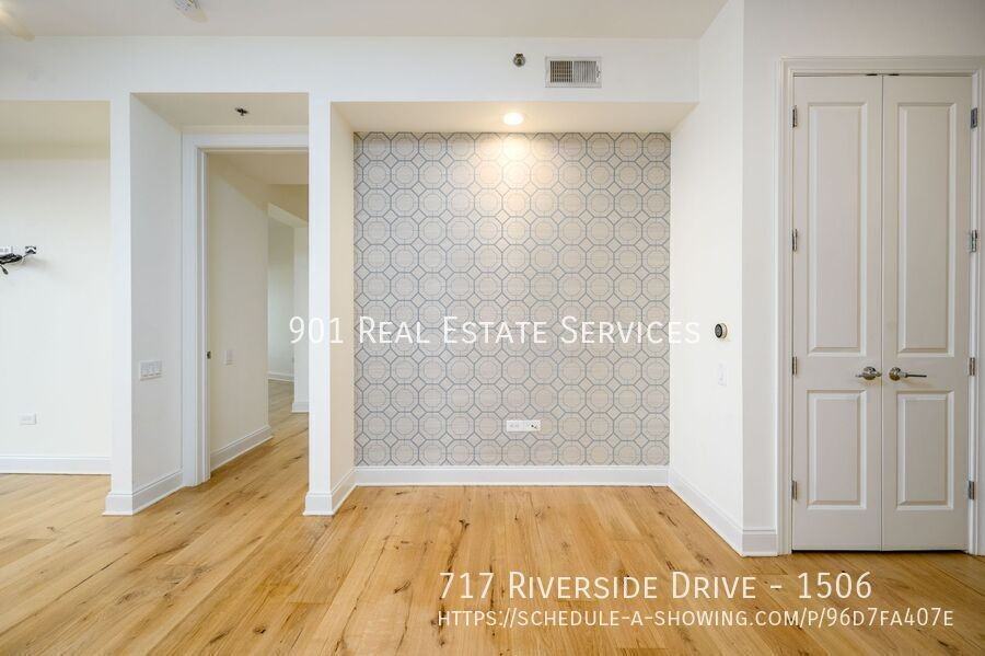 717 Riverside Dr #1506 - Photo 4 of 24