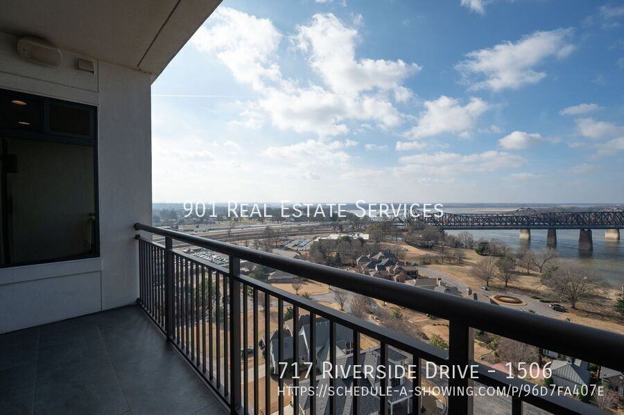 717 Riverside Dr #1506 - Photo 5 of 24