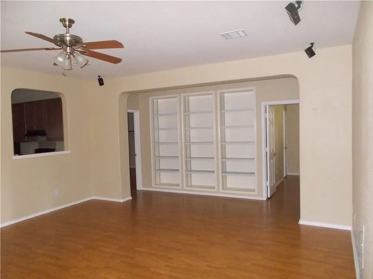 2207 Old Sterling Rd - Photo 6 of 24
