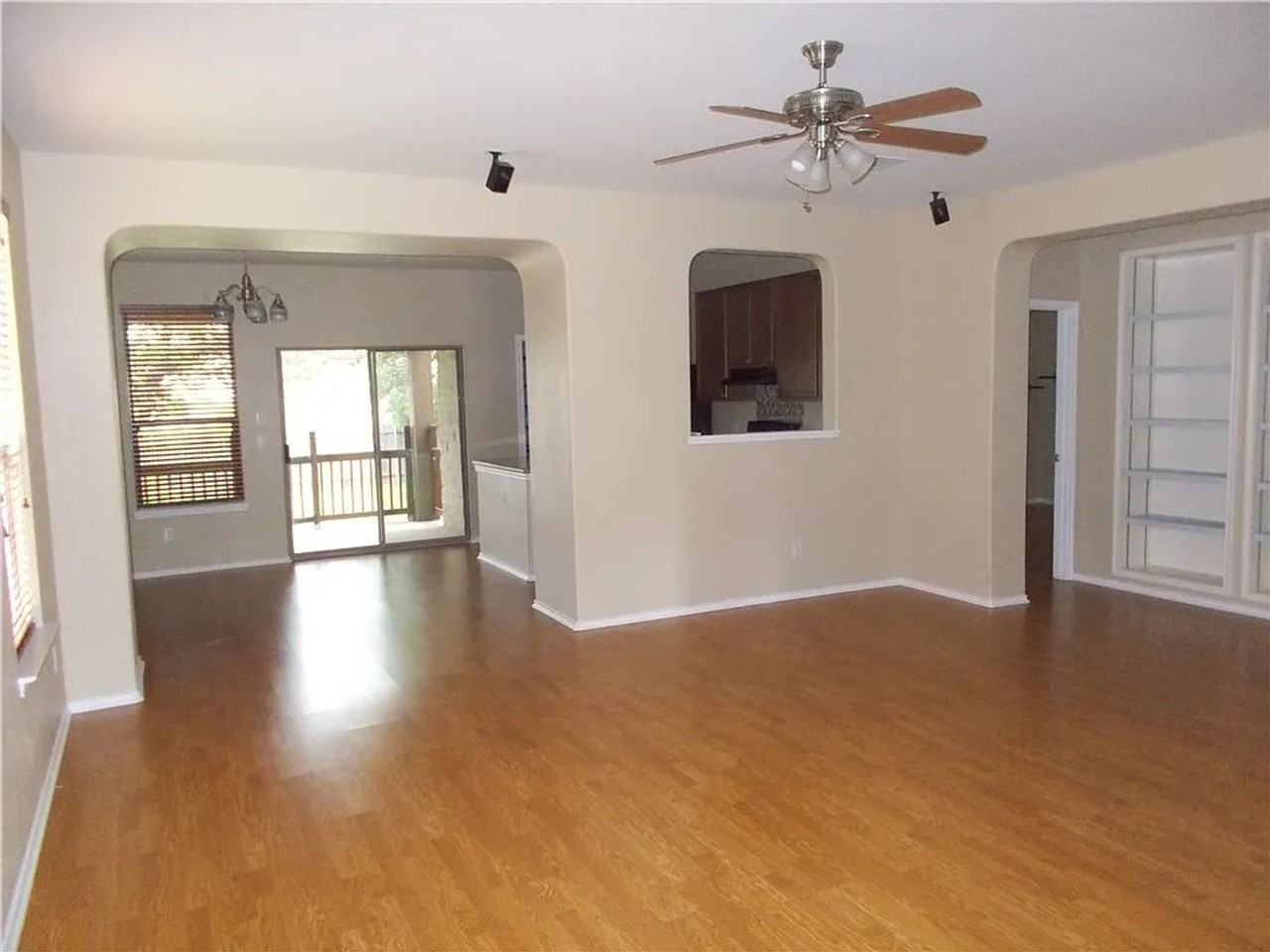 2207 Old Sterling Rd - Photo 7 of 24