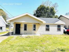 featured image of 3454 East St