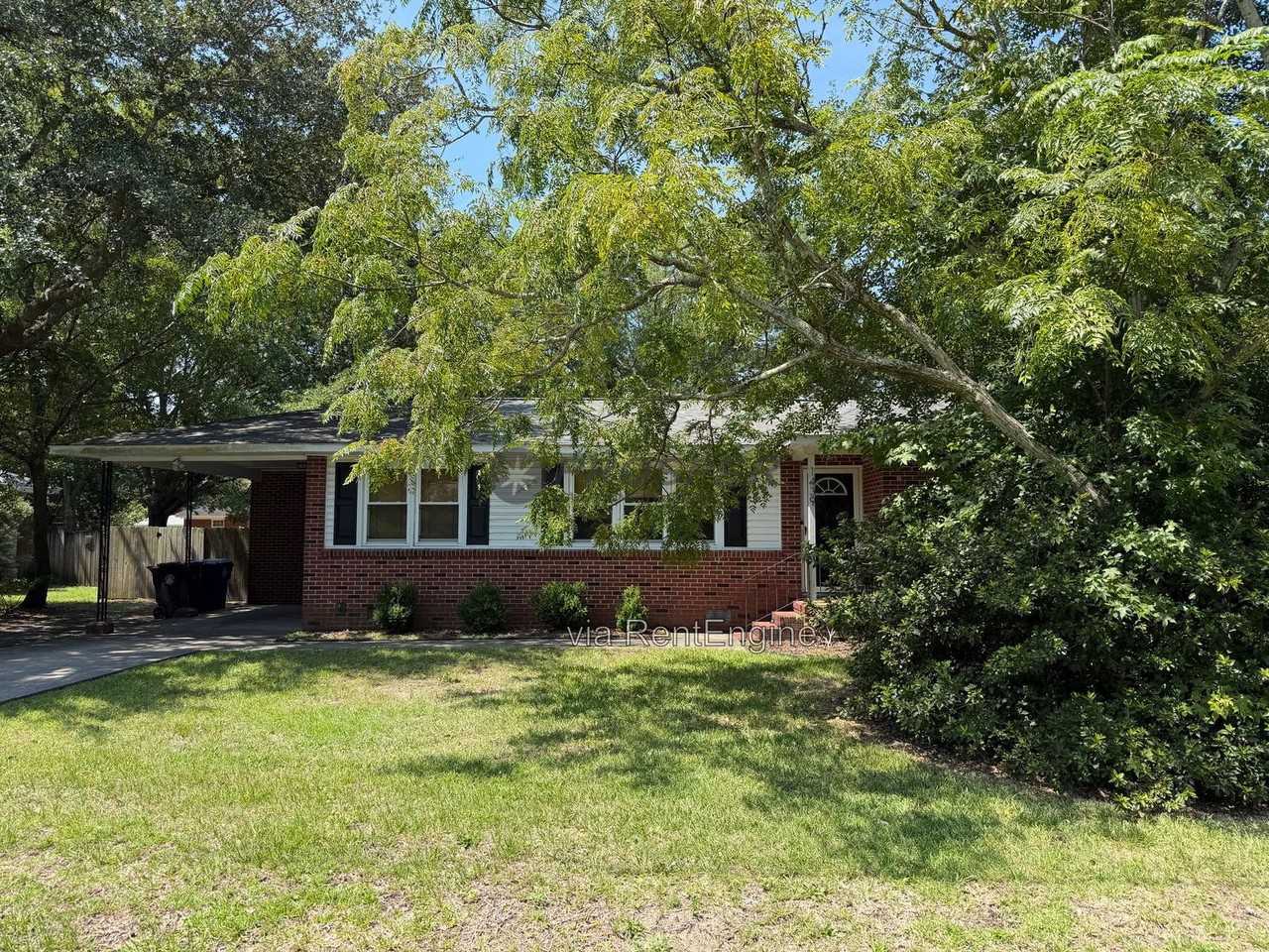 1439 Village Rd - Photo 2 of 22