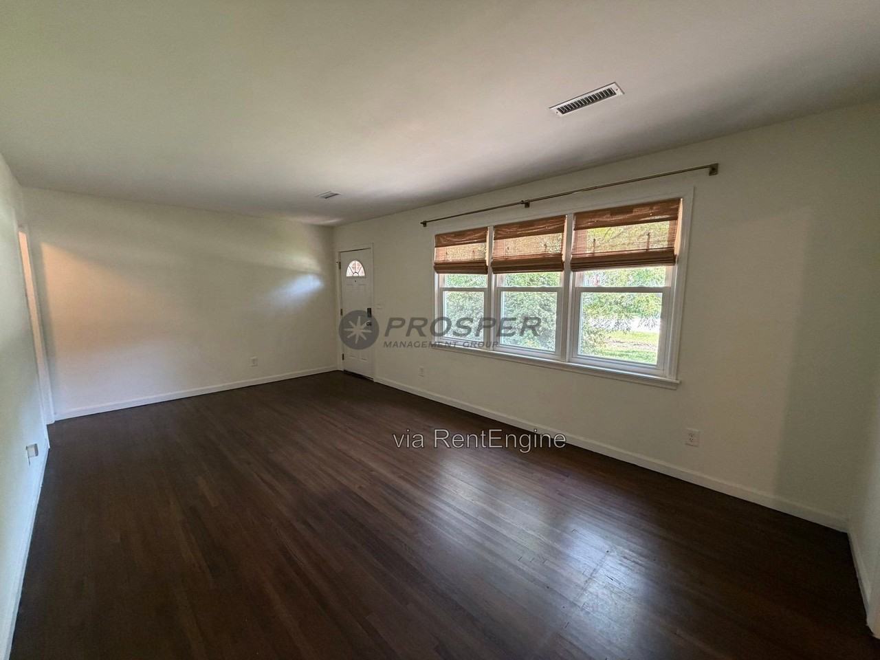 1439 Village Rd - Photo 5 of 22