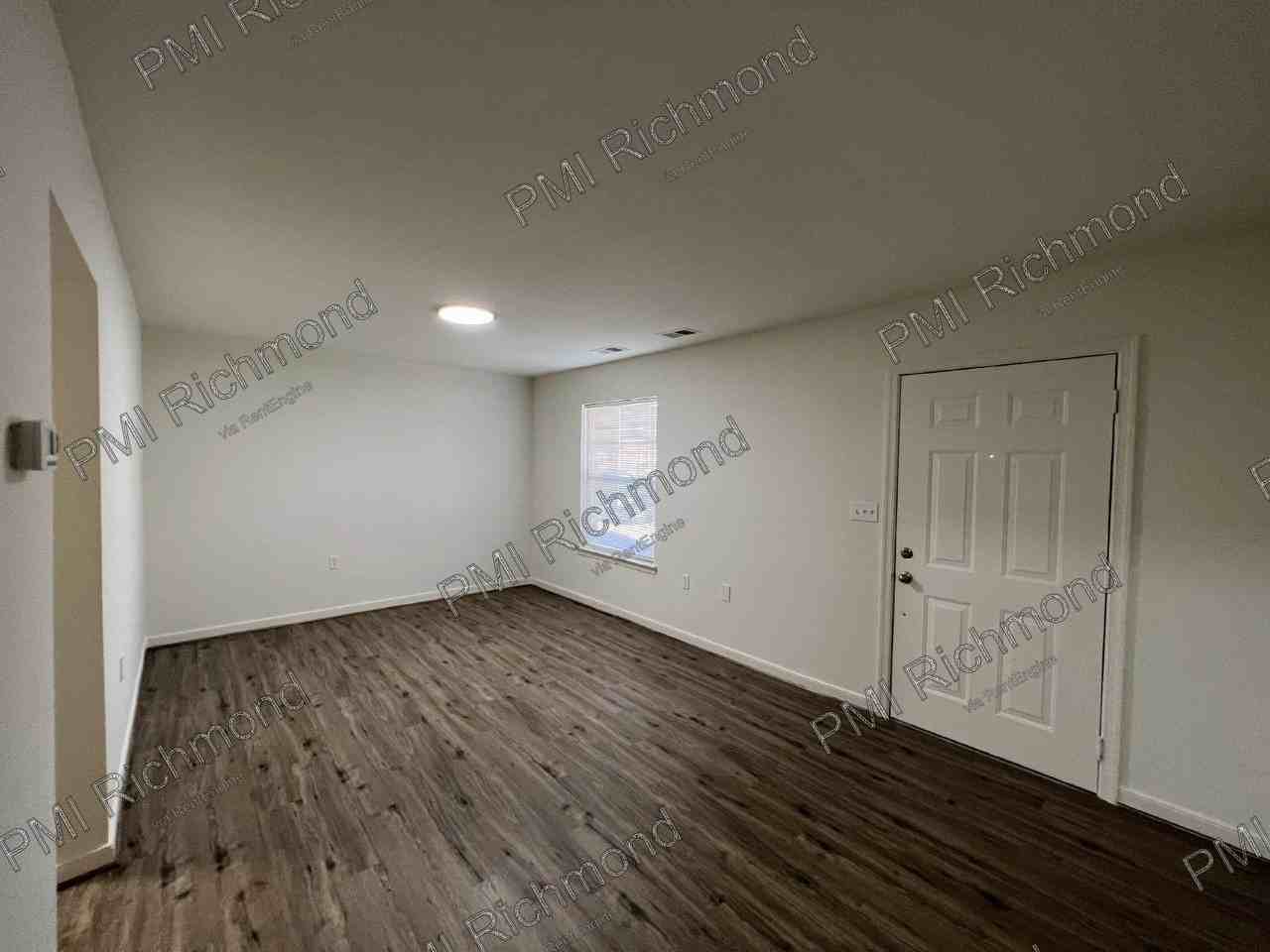 3520 E Richmond Rd #101 - Photo 7 of 36