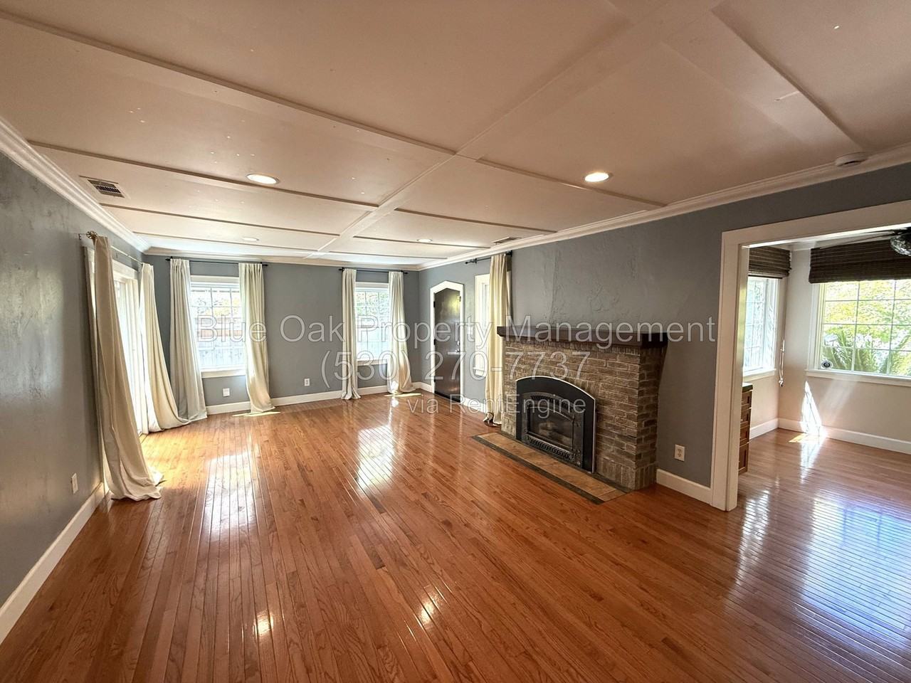 687 E 8th St - Photo 3 of 13