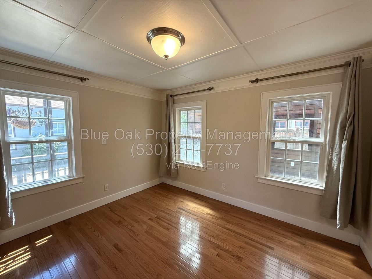 687 E 8th St - Photo 7 of 13