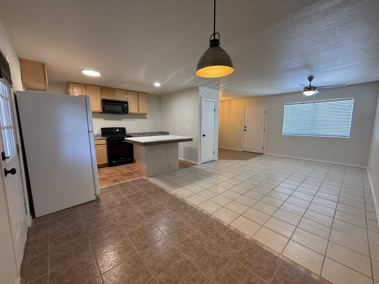 1101 S Avenue C #D - Photo 2 of 23
