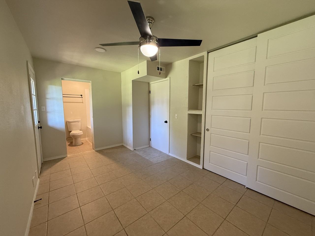 1101 S Avenue C #D - Photo 4 of 23