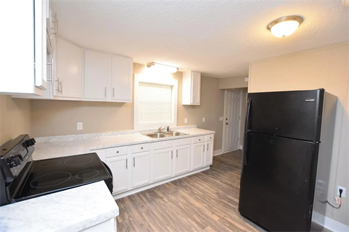3217 Burton St - Photo 2 of 8