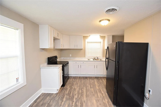 3217 Burton St - Photo 3 of 8