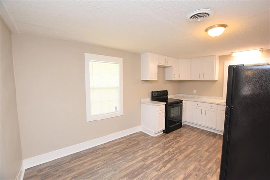 3217 Burton St - Photo 4 of 8