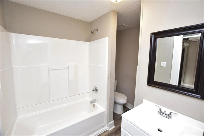 3217 Burton St - Photo 5 of 8