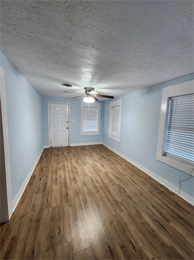 3217 Burton St - Photo 6 of 8